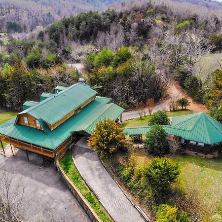 Smoky Bear Lodge With Guest House, Hot Tub, 1089 Free Tickets Each Paid Day, Dollywood And More Sevierville Exterior foto