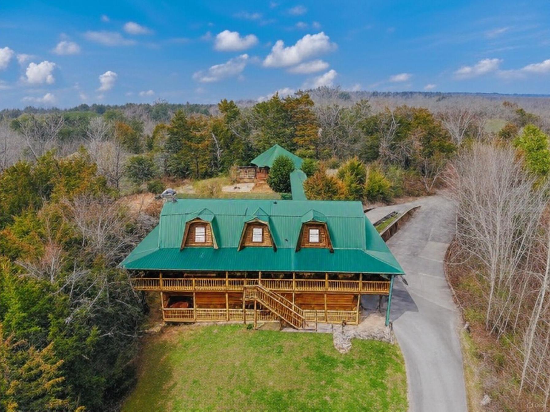 Smoky Bear Lodge With Guest House, Hot Tub, 1089 Free Tickets Each Paid Day, Dollywood And More Sevierville Exterior foto