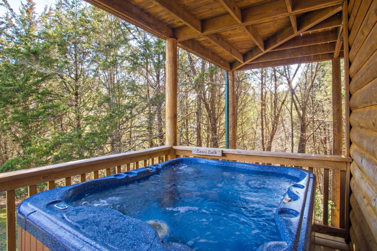 Smoky Bear Lodge With Guest House, Hot Tub, 1089 Free Tickets Each Paid Day, Dollywood And More Sevierville Exterior foto